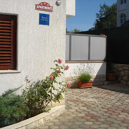 Klic Apartment *